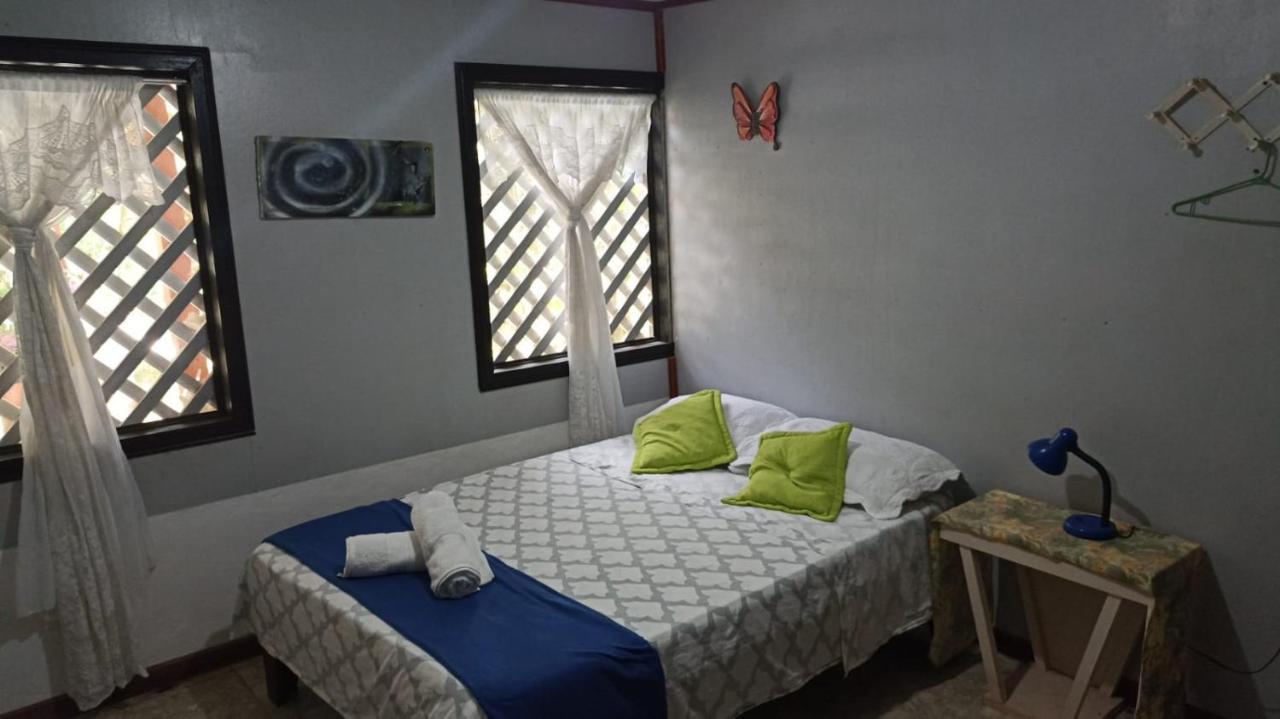 Hospedaje Meryscar Tortuguero Exterior photo